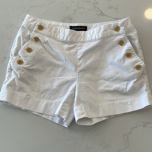 Women’s Banana Republic White Shorts with Side Button Closures Size 0